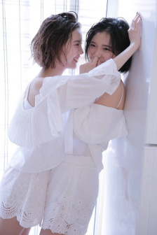 不扣扭女孩